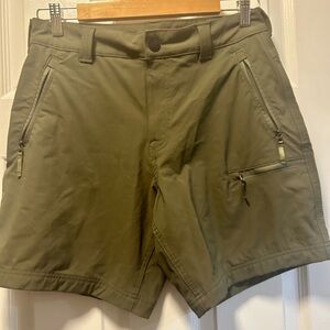 North face shorts, dry fit, multiple pockets—see photos
